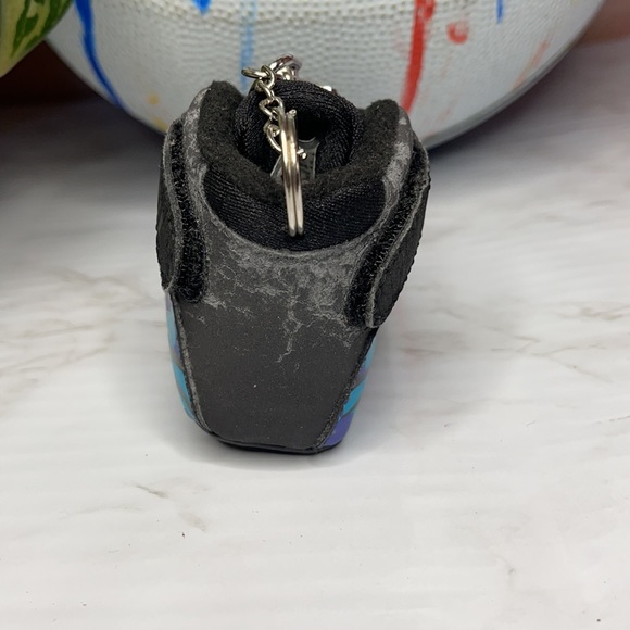 Nike Air Jordan- Aqua 8 Keychain - Picture 4 of 11